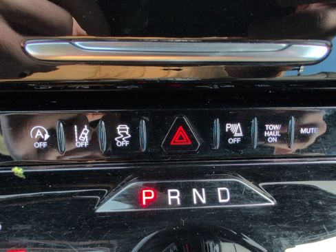 Used 2022 Jeep Wagoneer Series II w/ Premium Group I image 22