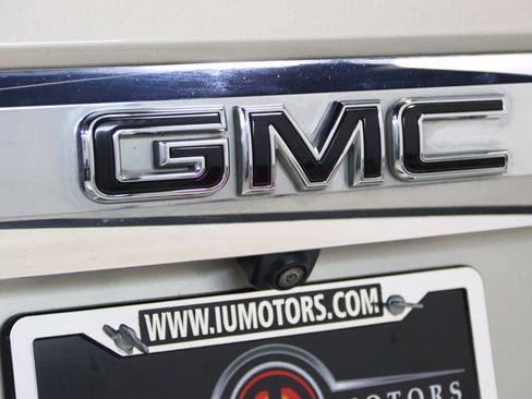 Used 2023 GMC Yukon XL SLT w/ SLT Premium Package AWD/4WD image 13