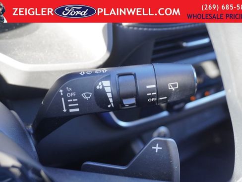 Used 2023 Nissan Rogue SV image 25