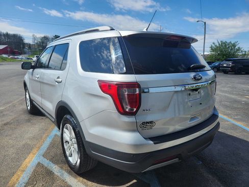 Used 2019 Ford Explorer XLT w/ Equipment Group 201A AWD/4WD image 5