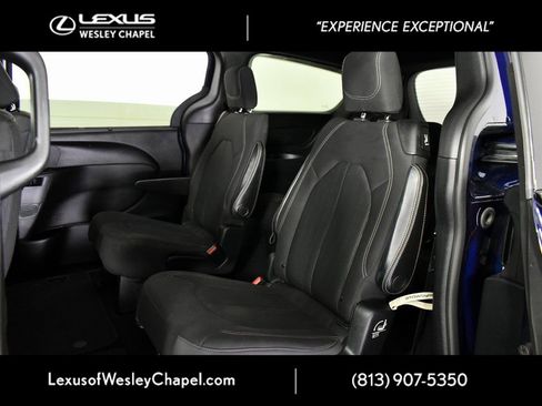 Used 2020 Chrysler Pacifica Touring w/ S Appearance Package image 19