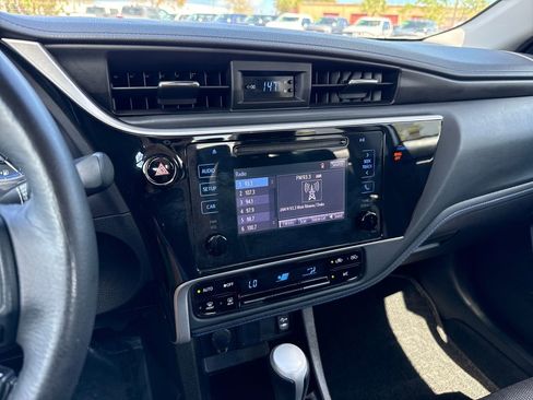 Used 2018 Toyota Corolla SE image 18
