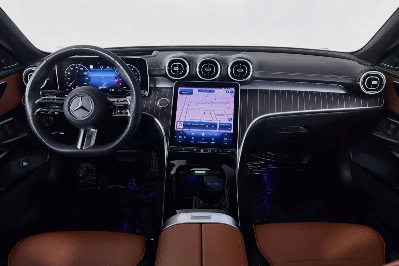 Used 2024 Mercedes-Benz C 300 Sedan image 5