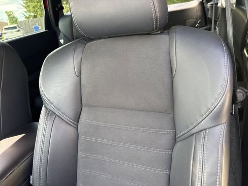 Used 2022 Mitsubishi Outlander SE image 8