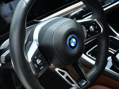 Certified 2023 BMW i7 xDrive60 AWD/4WD image 28