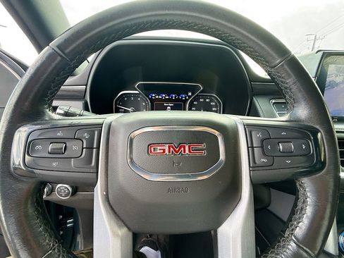 Used 2021 GMC Yukon XL SLT AWD/4WD image 24
