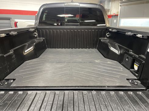 Used 2021 Toyota Tacoma TRD Off-Road w/ Technology Package image 34