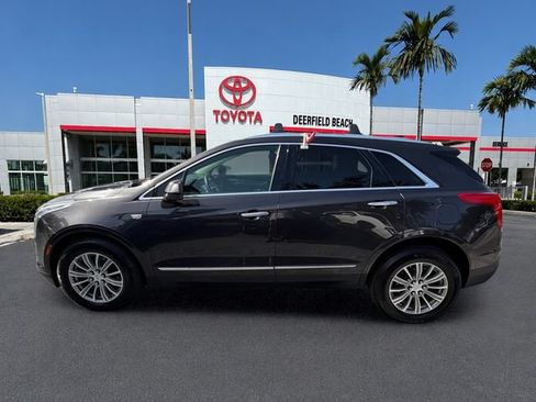 Used 2017 Cadillac XT5 Luxury w/ Driver Awareness Package FWD image 4