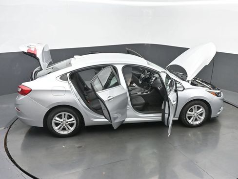 Used 2018 Chevrolet Cruze LT w/ Convenience Package FWD image 67