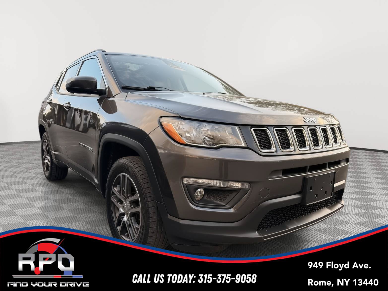 Used 2018 Jeep Compass Latitude w/ Popular Equipment Group AWD/4WD image 4