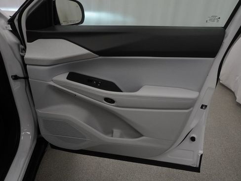 New 2026 Jeep Cherokee Laredo AWD/4WD image 32