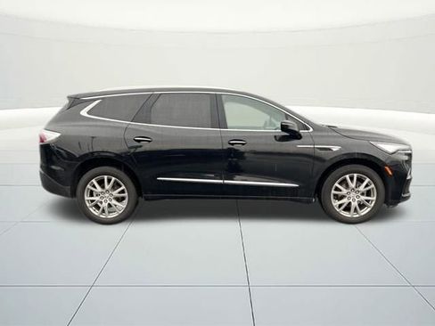 Used 2023 Buick Enclave Premium image 6