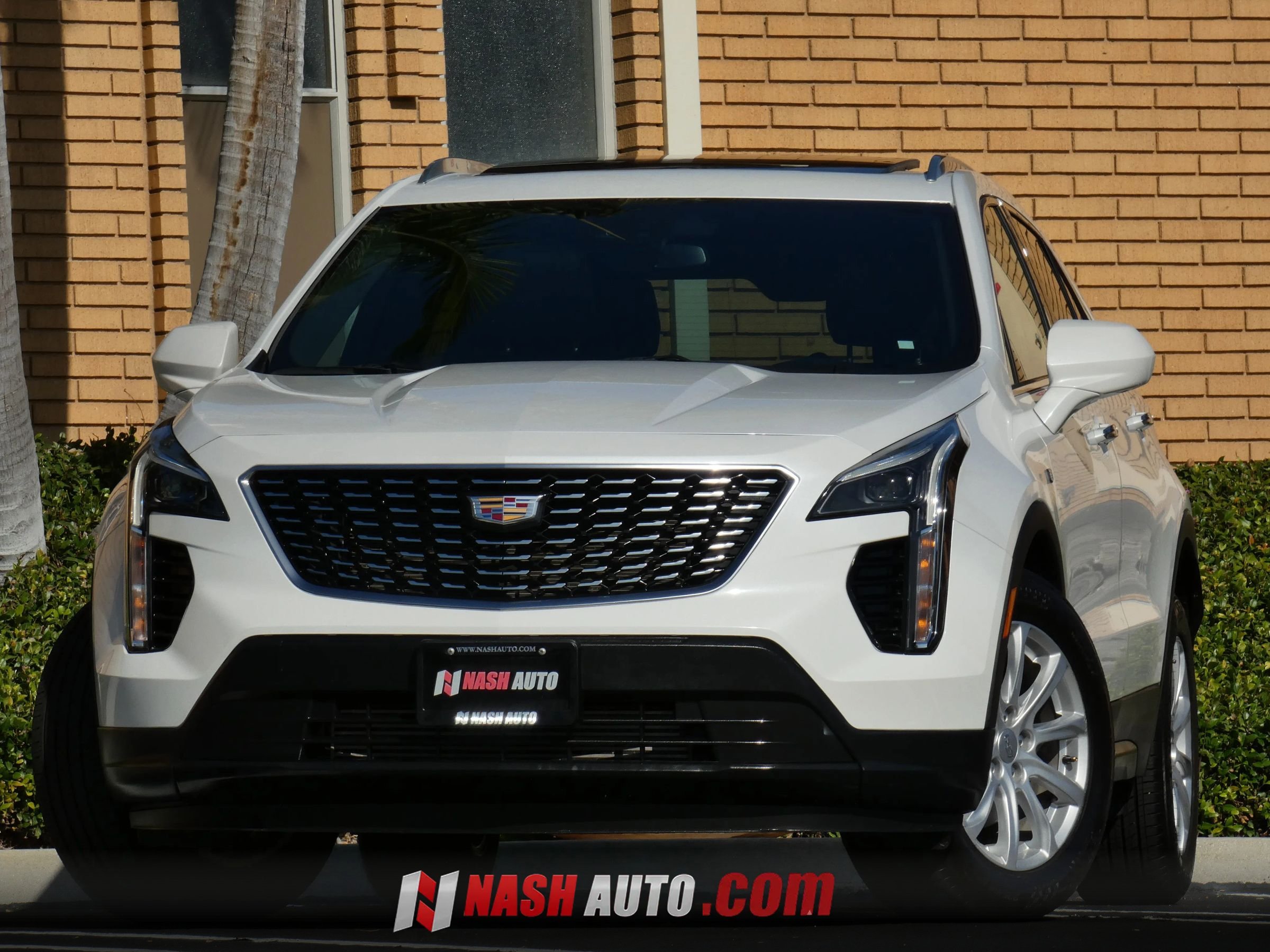 Used 2023 Cadillac XT4 Luxury w/ Cold Weather Package FWD image 4