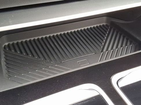 Used 2023 BMW 760i xDrive image 25