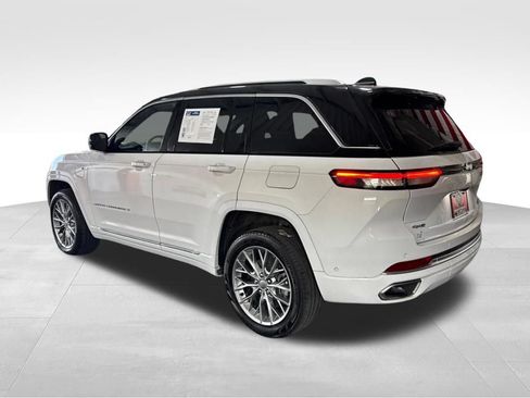 Used 2022 Jeep Grand Cherokee Summit AWD/4WD image 7