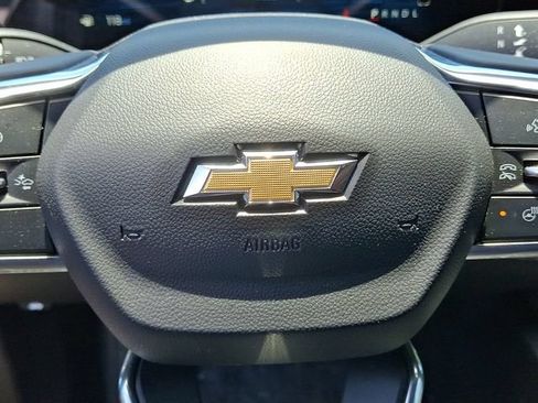 Used 2025 Chevrolet Equinox LT FWD image 20