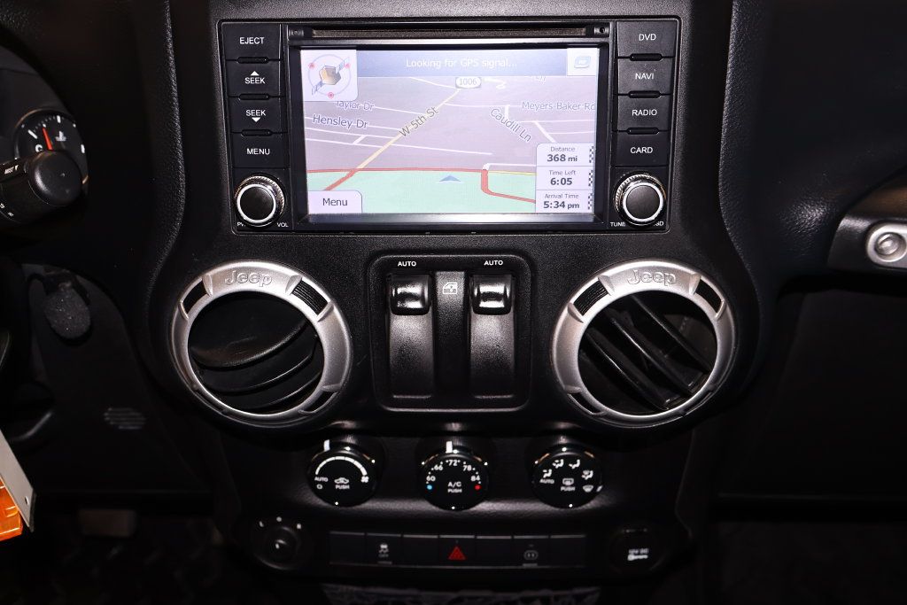 Used 2012 Jeep Wrangler Sahara w/ Dual Top Group AWD/4WD image 19