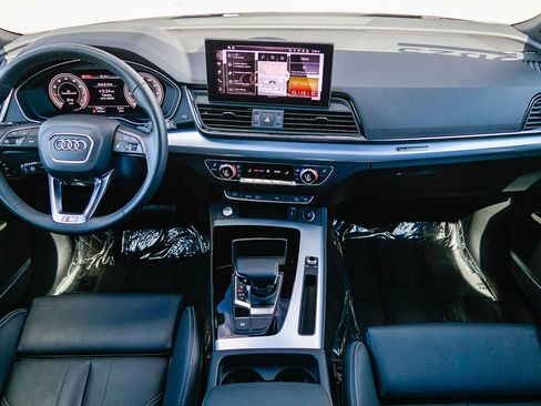 Certified 2025 Audi Q5 2.0T Premium Plus w/ Premium Plus Package AWD/4WD image 14