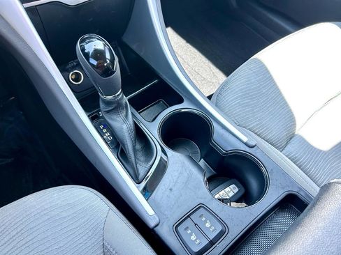 Used 2015 Hyundai Sonata Hybrid image 22