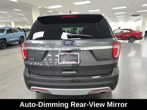 Used 2016 Ford Explorer XLT w/ Equipment Group 202A FWD image 4