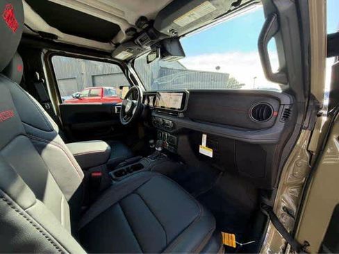 New 2025 Jeep Wrangler Unlimited Rubicon w/ Convenience Group AWD/4WD image 21