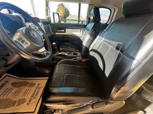 Used 2014 Toyota FJ Cruiser 4WD image 10