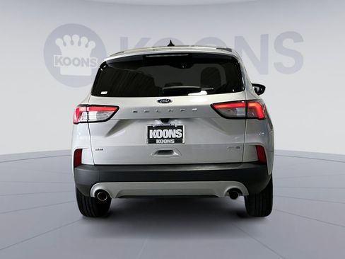 Used 2020 Ford Escape SE image 15