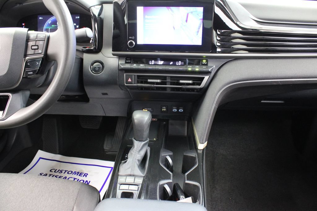 Used 2025 Toyota Camry LE FWD image 20
