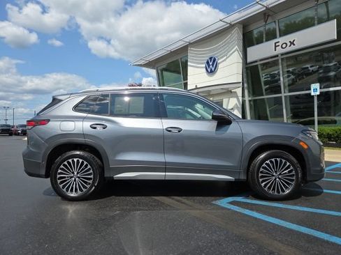 Used 2026 Volkswagen Tiguan S w/ 18" Wheel Package AWD/4WD image 9