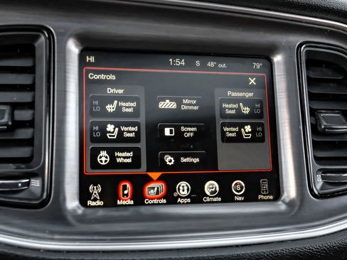 Used 2015 Dodge Challenger R/T Plus image 30