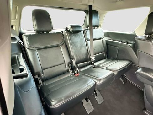 Used 2025 Ford Expedition Platinum image 29