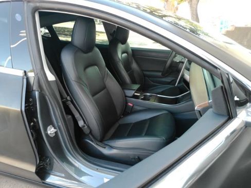 Used 2020 Tesla Model 3 Standard Range Plus RWD image 21