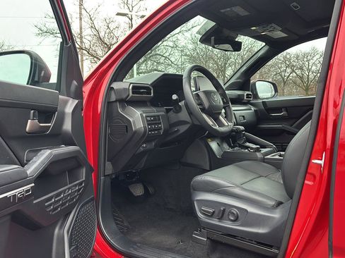 Used 2024 Toyota Tacoma TRD Off-Road w/ TRD Off Road Premium Package image 2