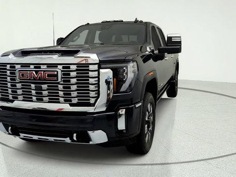 Used 2024 GMC Sierra 3500 Denali w/ Denali Reserve Package AWD/4WD image 8