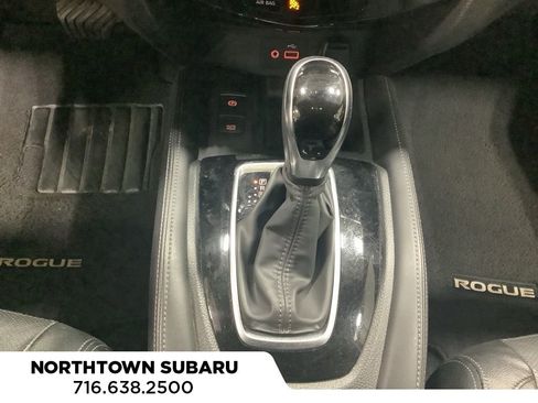 Used 2020 Nissan Rogue SL w/ Premium Package image 15