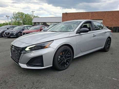 Certified 2024 Nissan Altima 2.5 SV image 3