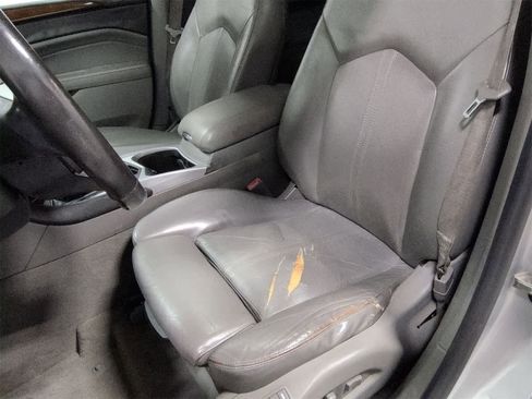 Used 2010 Cadillac SRX Luxury image 17