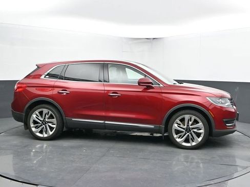 Used 2016 Lincoln MKX Reserve w/ Driver Assistance Package image 11
