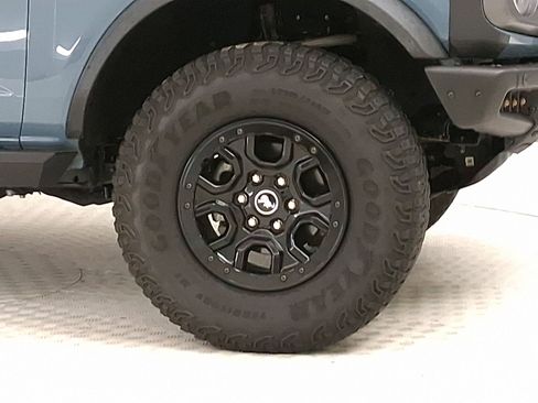 Used 2023 Ford Bronco Badlands image 10