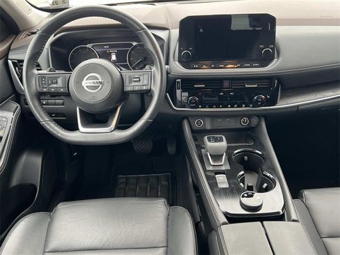 Used 2021 Nissan Rogue SL w/ Premium Package image 13