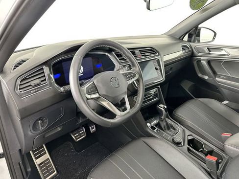 Used 2023 Volkswagen Tiguan SE R-Line image 20