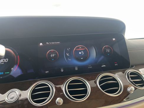 Used 2021 Mercedes-Benz E 450 4MATIC Sedan image 24