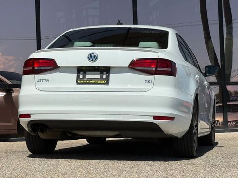 Used 2016 Volkswagen Jetta Sport FWD image 11