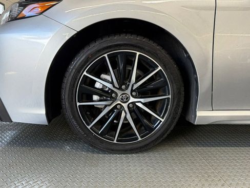 Used 2021 Toyota Camry SE FWD image 13