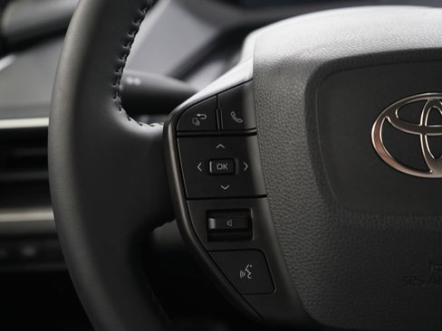 Used 2025 Toyota Prius LE image 24