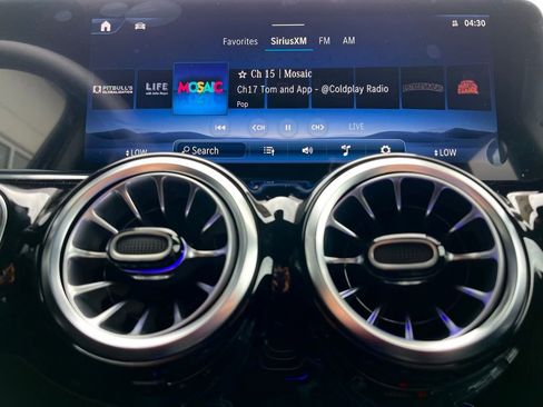 Used 2025 Mercedes-Benz GLA 250 4MATIC image 30