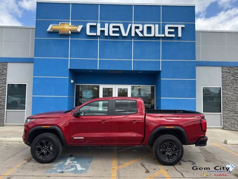 Used 2025 GMC Canyon Elevation w/ Convenience Package AWD/4WD image 1
