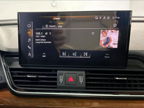 Used 2023 Audi Q5 2.0T Premium w/ Convenience Package AWD/4WD image 9