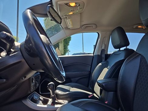 Used 2020 Jeep Compass Latitude w/ Cold Weather Group AWD/4WD image 31