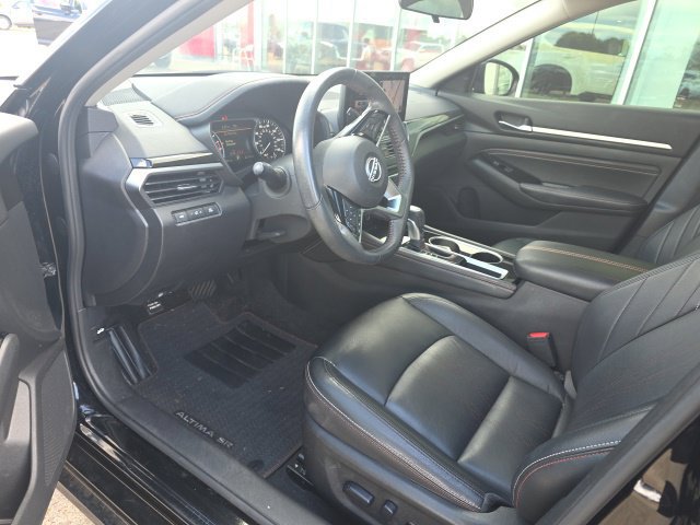 Used 2023 Nissan Altima 2.5 SR w/ SR Premium Package FWD image 16